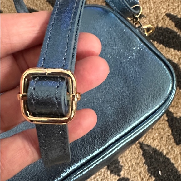 Blue Metallic Leather Crossbody Camers Bag with Matching Tassel • Made in Italy - Picture 3 of 5